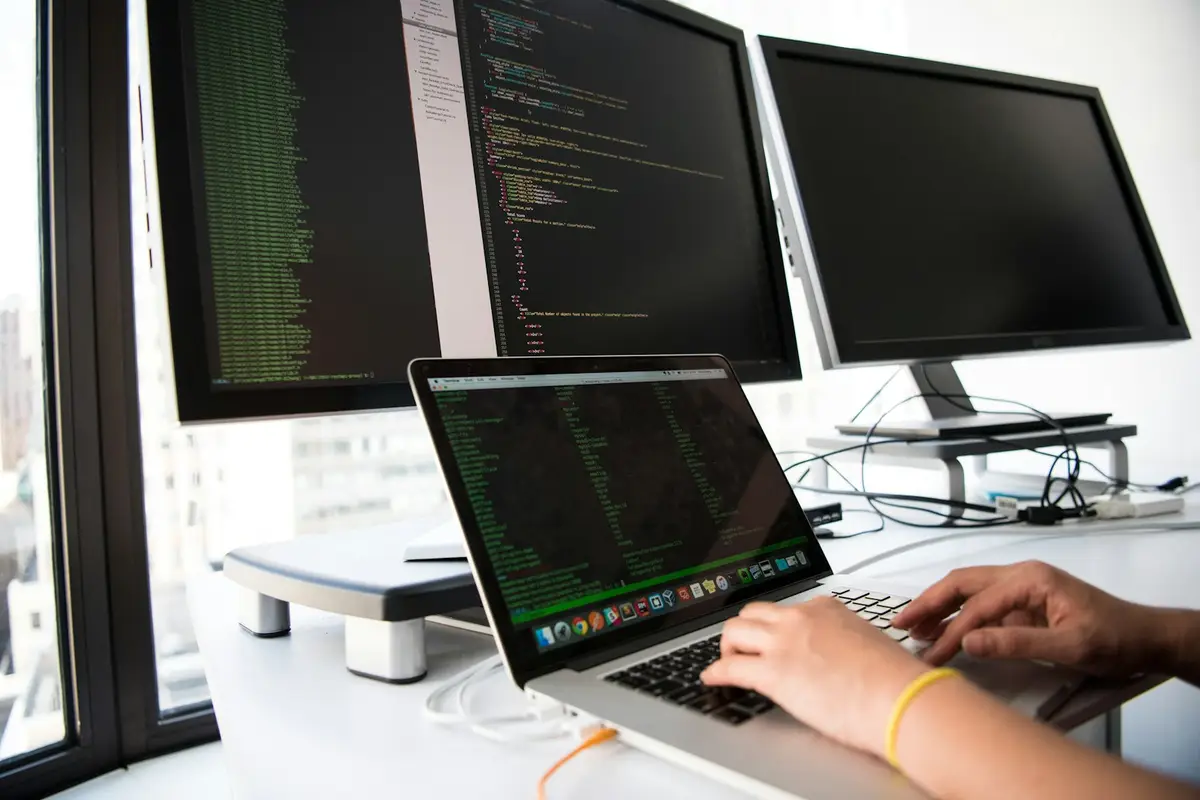 Diagnóstico remoto de una laptop con herramientas de línea de comandos